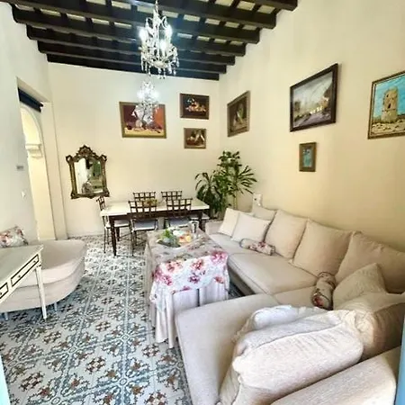 Gatu Casa Lola , 